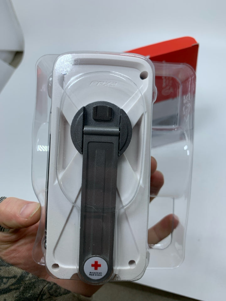 NIB HAND TURNBINE AM/FM WEATHER RADIO.