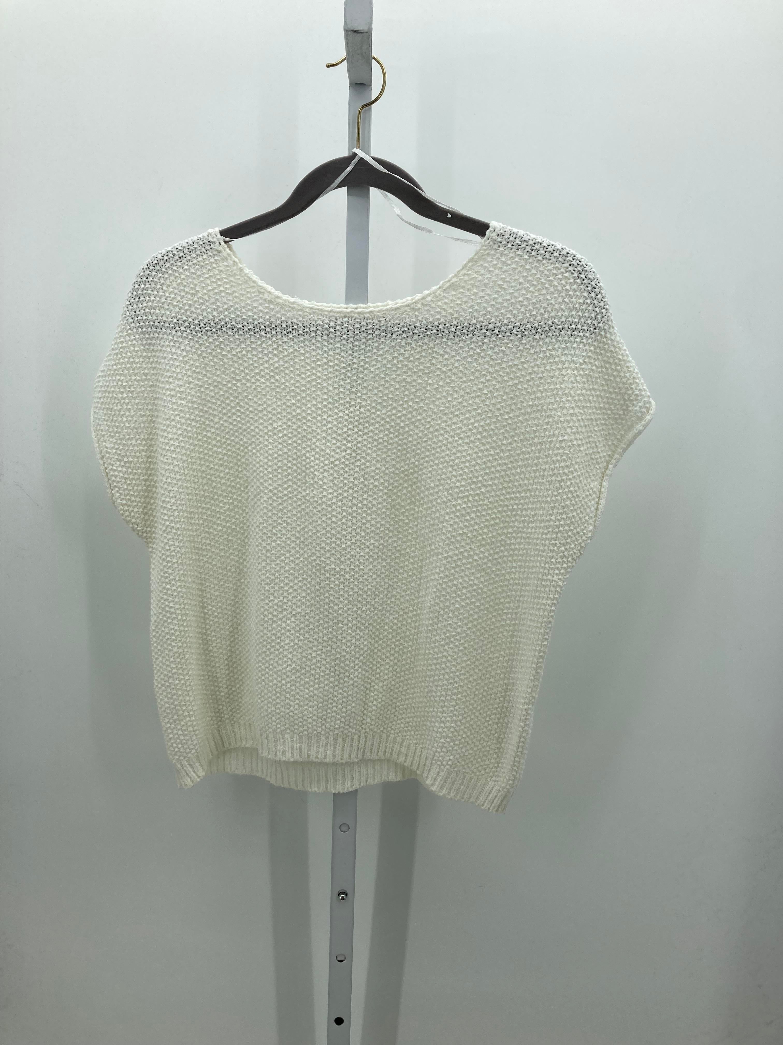 Size Medium Juniors Short Sleeve Sweater