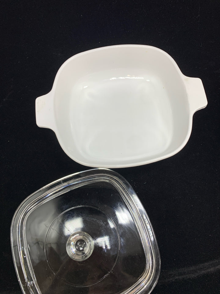 CORNING WARE BLUE FLOWER CASSEROLE DISH W/LID.