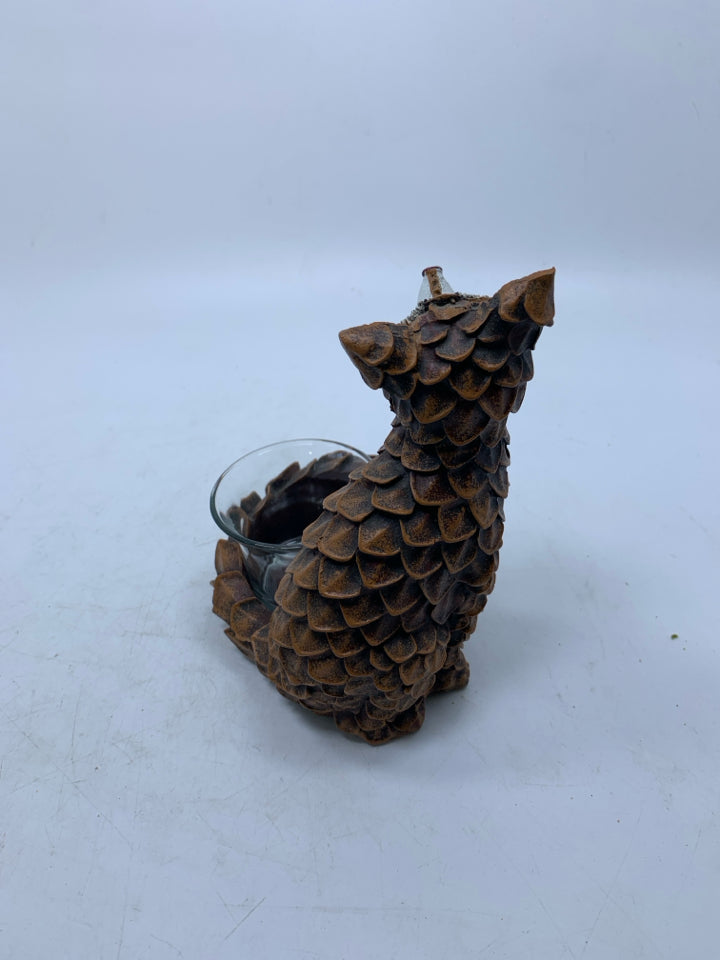 RESIN TEXTURED FOX TEA LIGHT HOLDER.