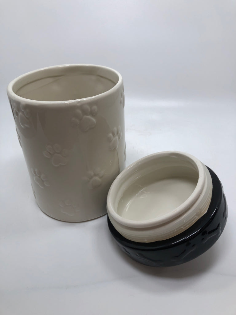 CERAMIC WHITE/BLACK PAW PRINT CANISTER W/LID.