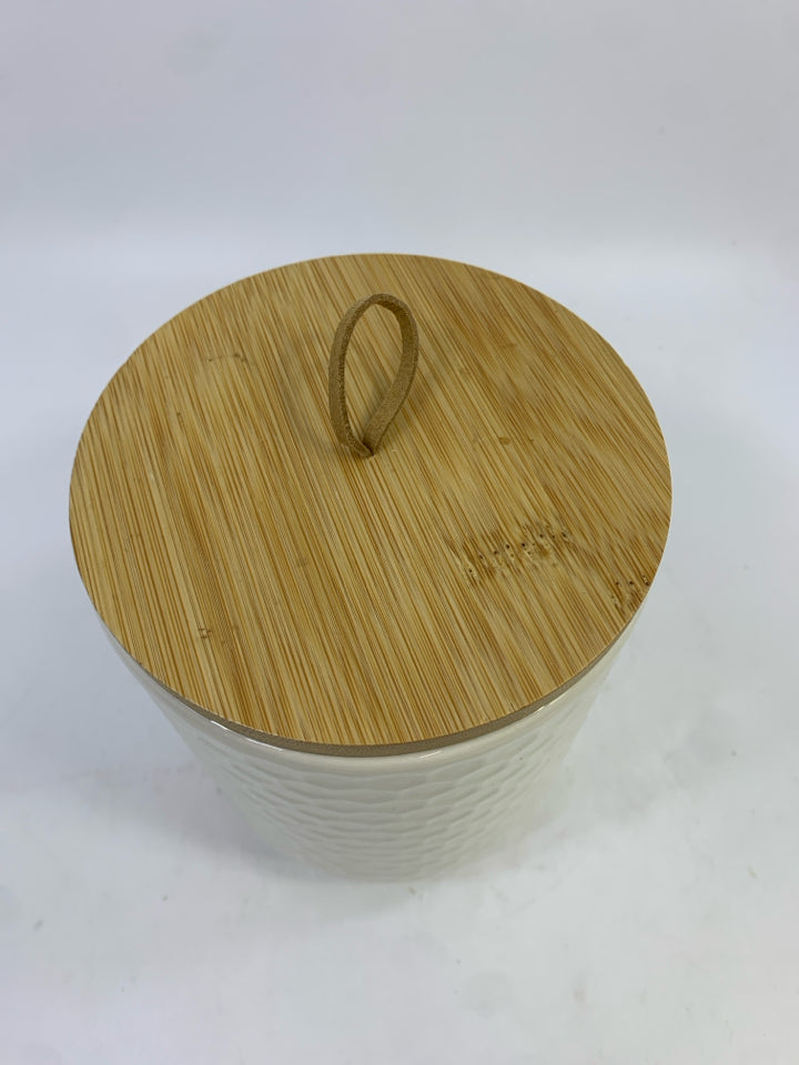 CERAMIC HONEYCOMB JAR W/BAMBOO LID.