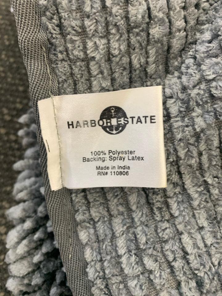 HARBOR ESTATE GREY BATH RUG.