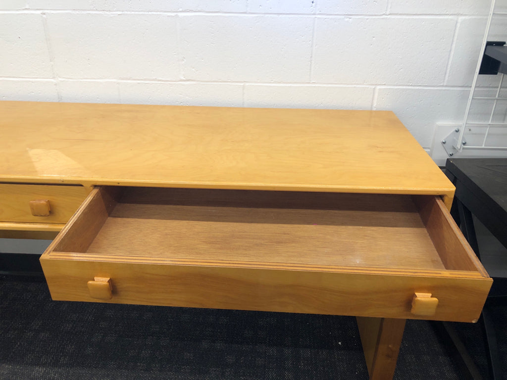 WIDE 2-DRAWER WOOD DESK.