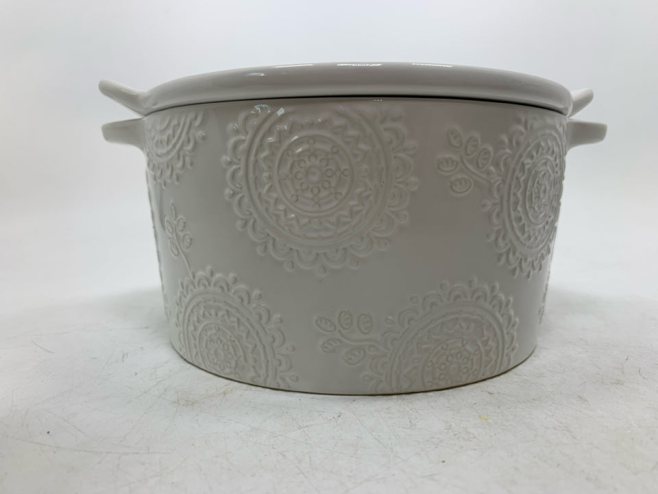 COVERED EMBOSSED CASSEROLE.