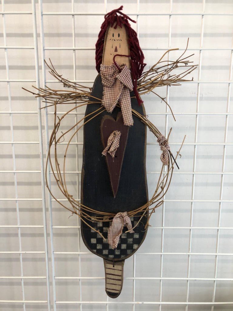 PRIMITIVE WOODEN LADY WALL-HANGING.