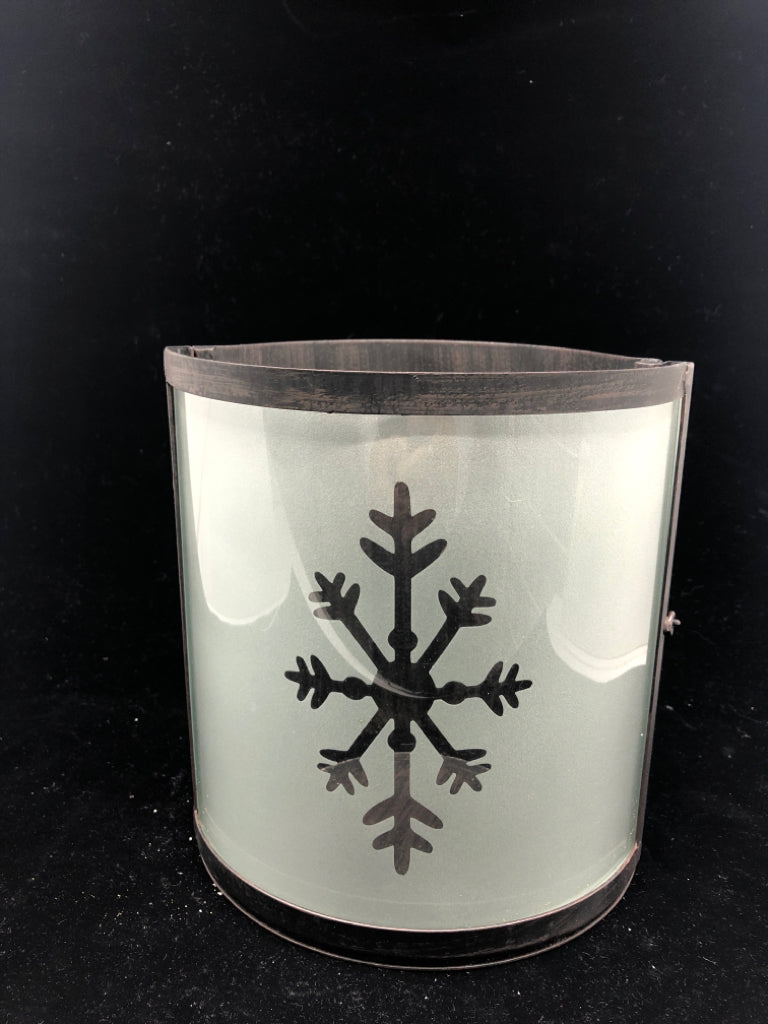 METAL W/ FROSTED GLASS SNOWFLAKE LANTERN W/ OPEN TOP.