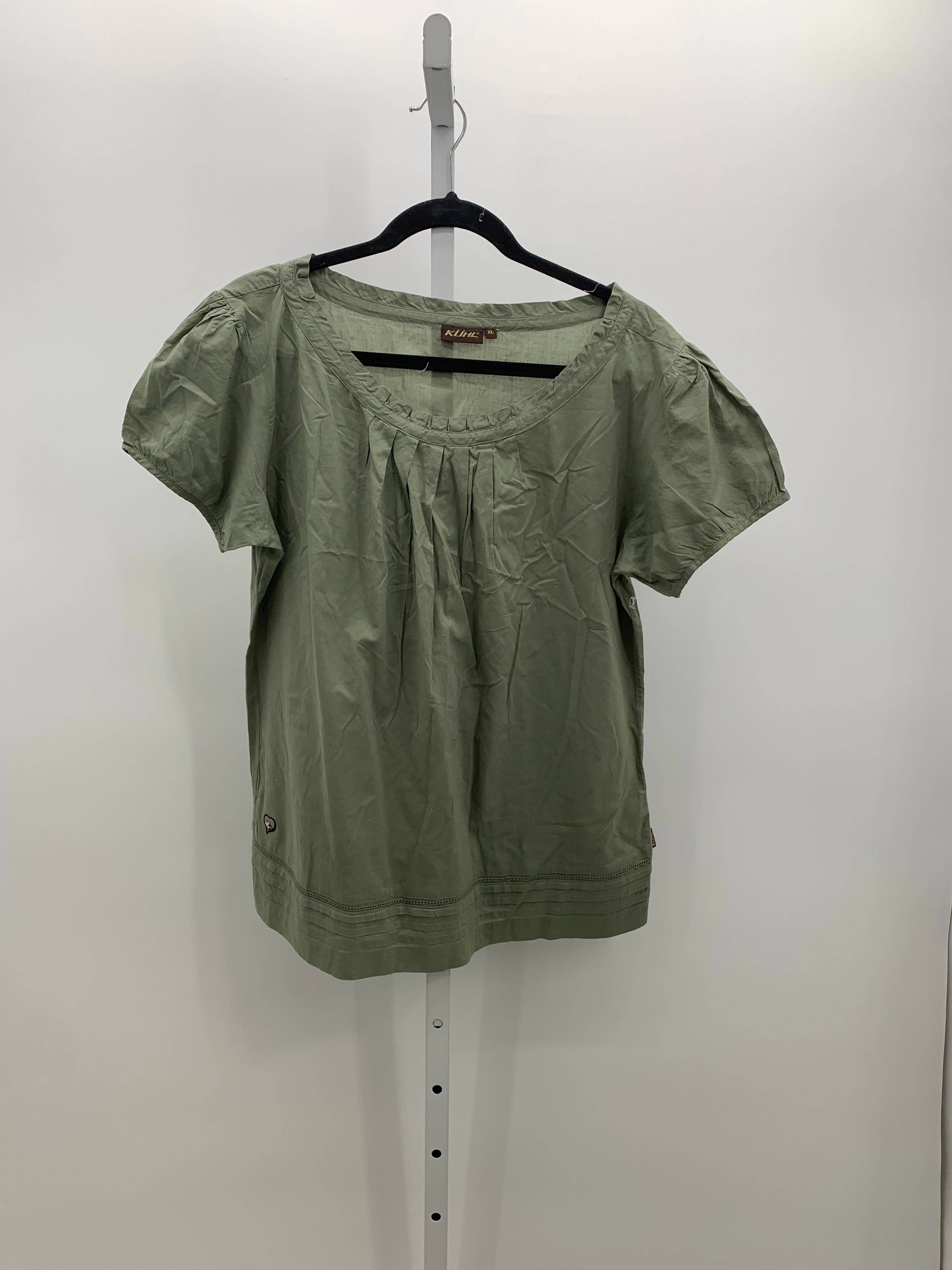 Size Extra Large Misses Short Sleeve Shirt