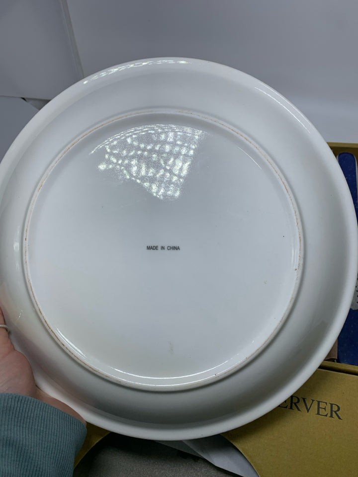 IN BOX 2PC SNOWMAN CAKE PLATE W/ SERVER.