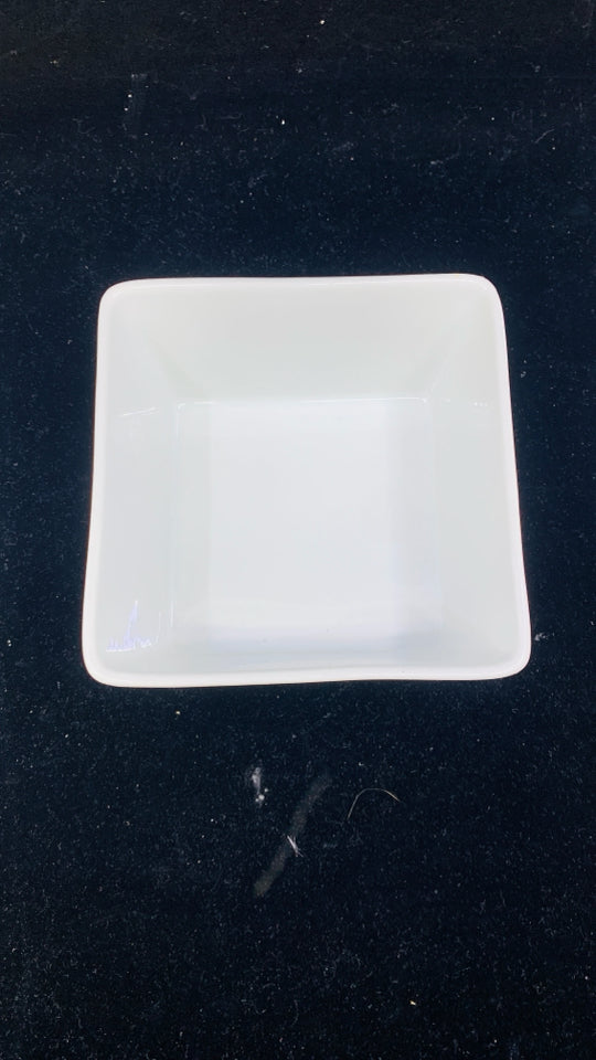 SMALL WHITE SQUARE BOWL.