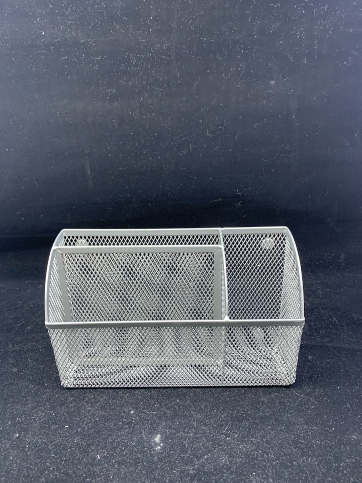 3 DIVIDED GREY MESH MAGNETIC ORGANIZER.