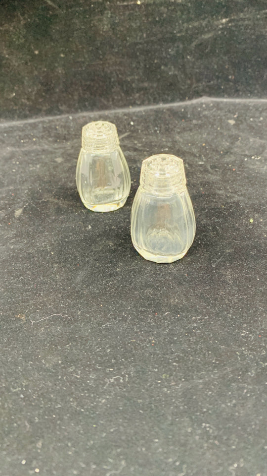 SMALL CRYSTAL SALT AND PEPPER SHAKERS.