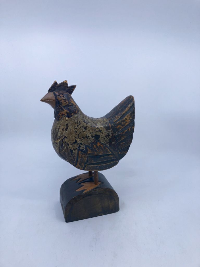 DISTRESSED WOOD CHICKEN ON STAND.