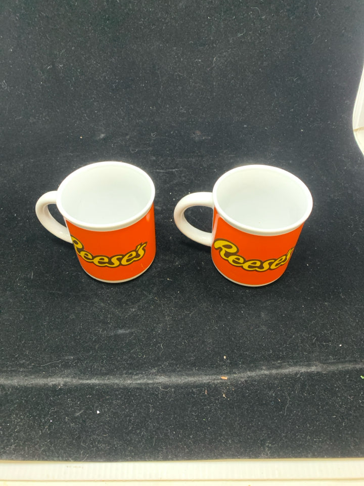 2 REESE'S MUGS