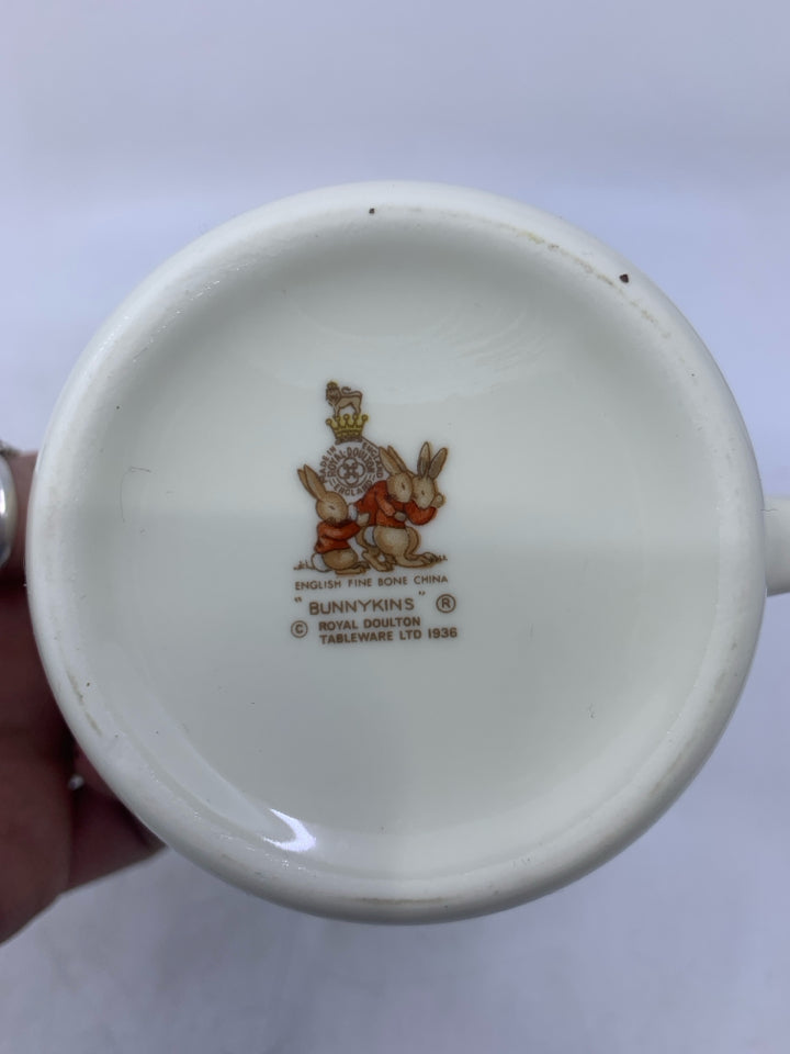 BUNNYKINS GIRL BUNNY'S FIXING HATS/HAIR MUG.