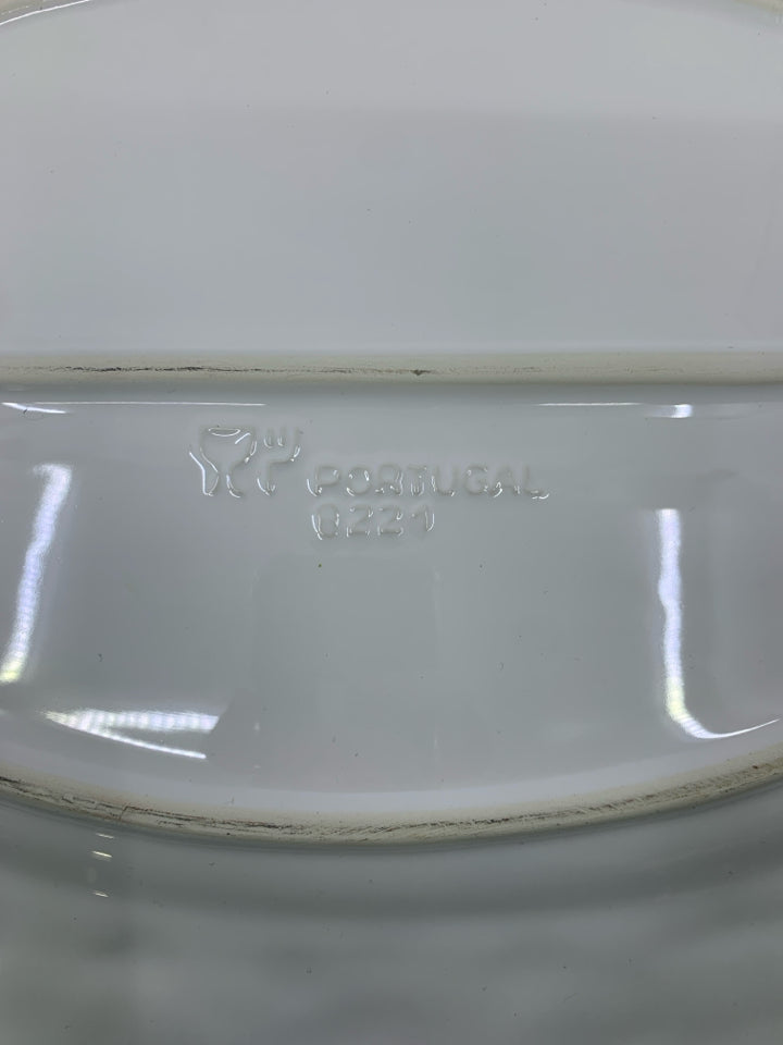 LARGE WHITE OVAL PLANTER W/ EMBOSSED FRUIT ON RIM.