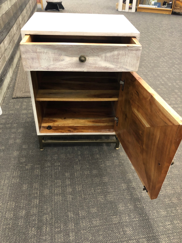 WHITE WASHED SIDE TABLE W/DRAWER AND METAL LEGS.