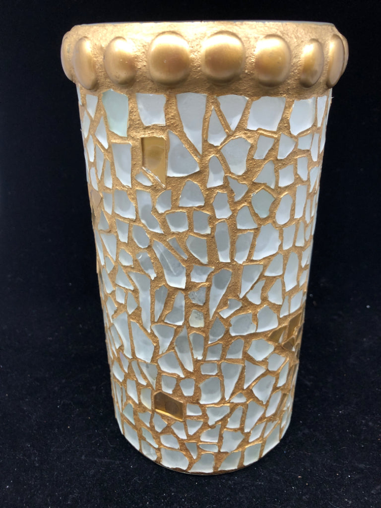 GOLD/WHITE MOSAIC GLASS CANDLE HOLDER.