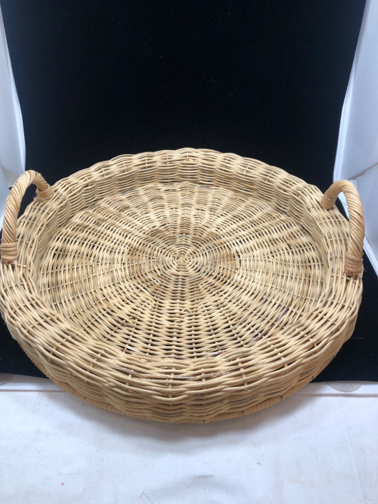 NWT WICKER TRAY  - TOMMY BAHAMA.