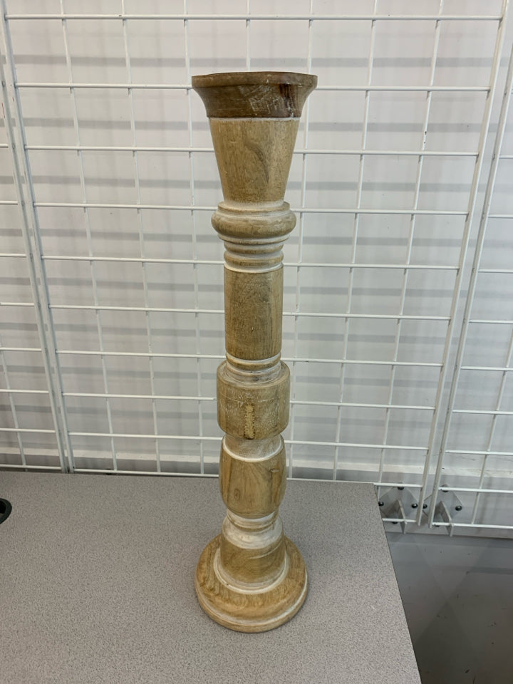 TALL WOODEN CANDLESTICK HOLDER.