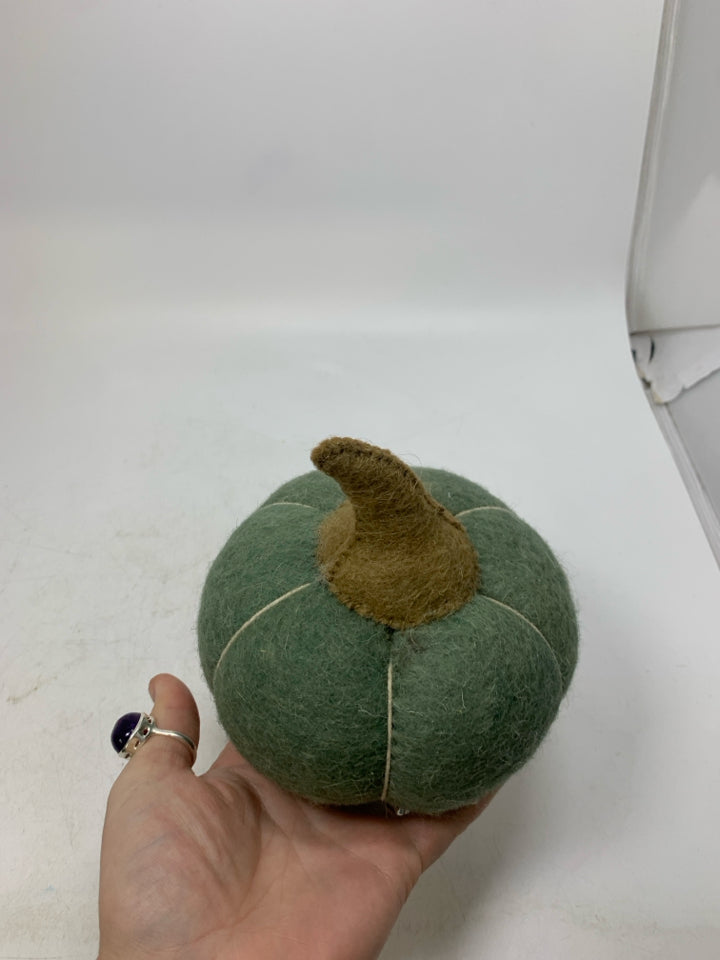 TEAL SMALL FELT FEEL PLUSH PUMPKIN.