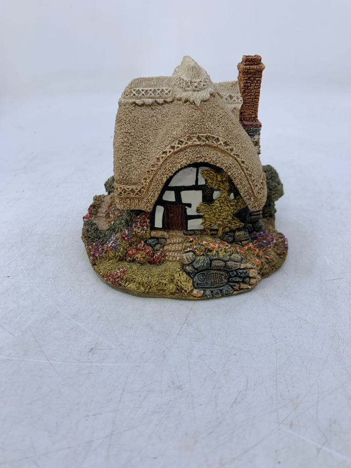 LILLIPUT LANE COTTAGE FIGURE SUMMER HAZE.