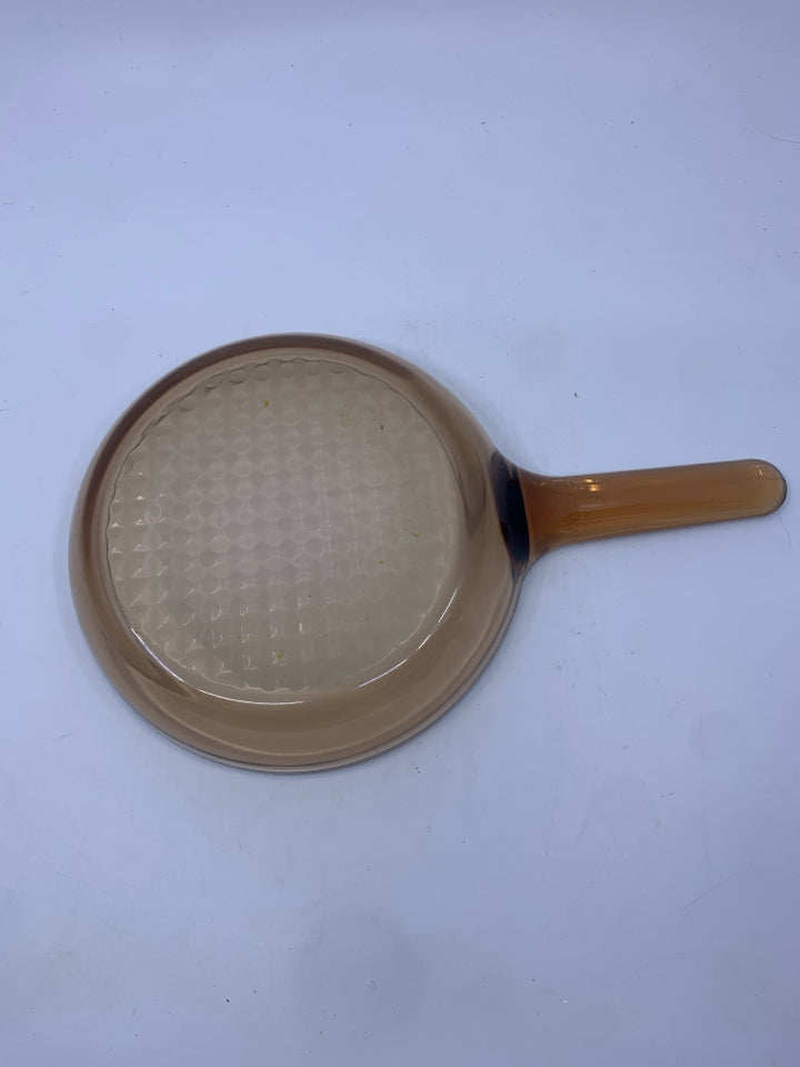 BROWN GLASS CORNING WARE SKILLET.