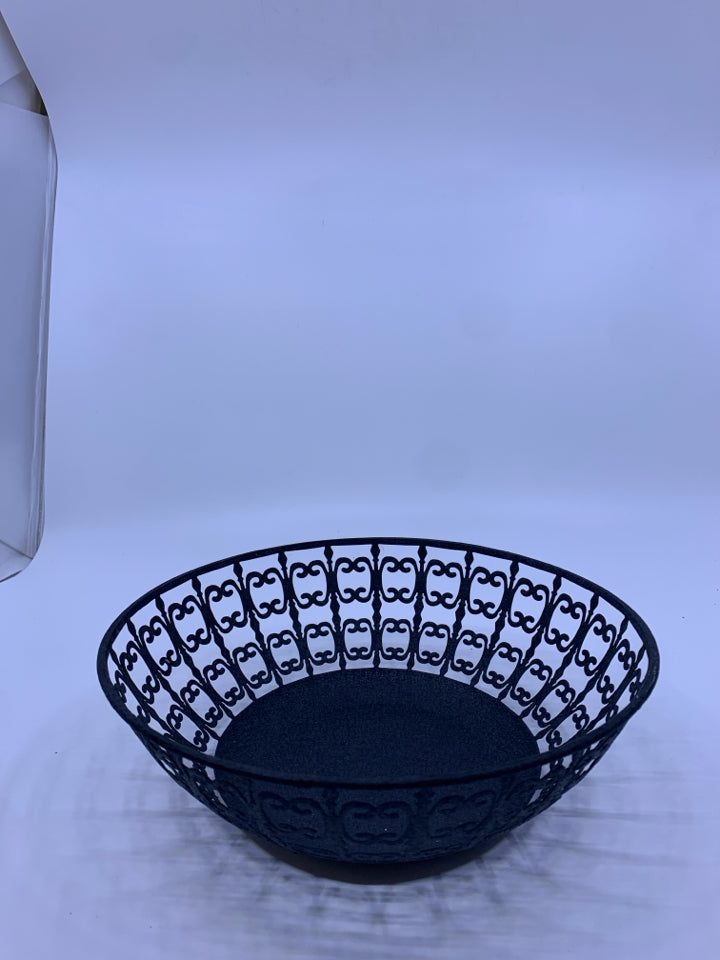 HEAVY METAL SCROLL BASKET.