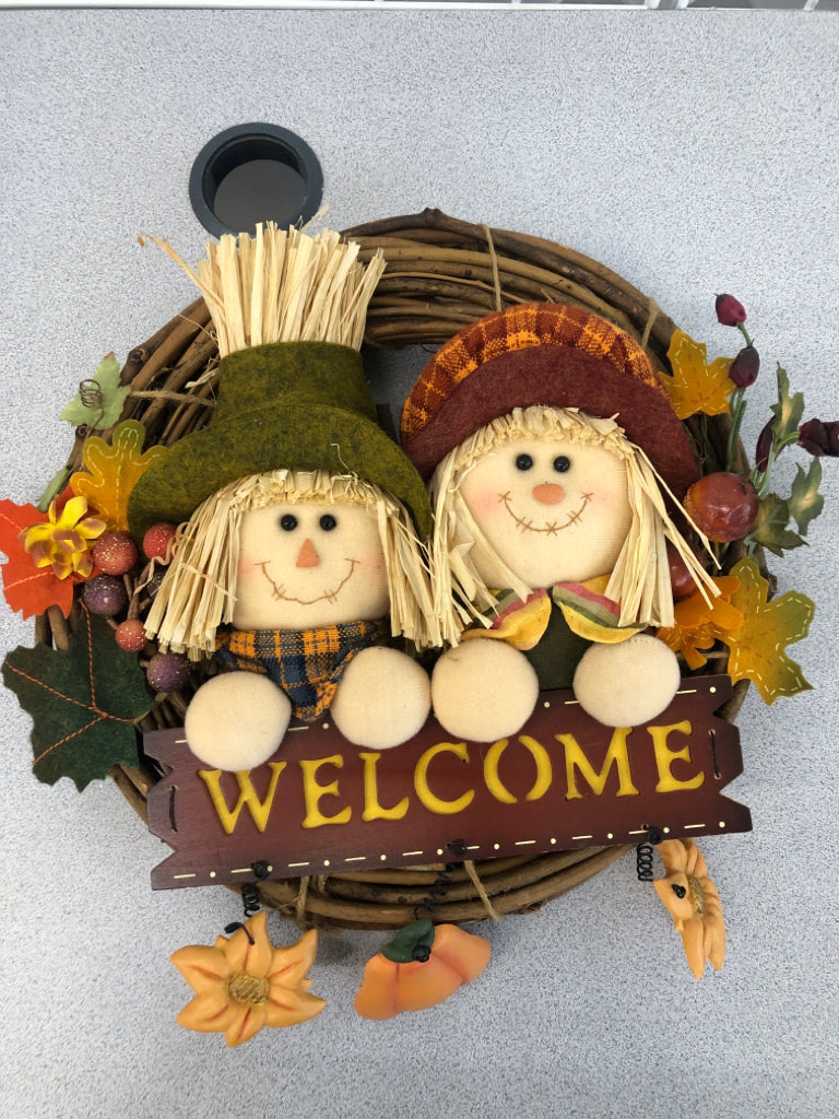 SCARECROW WELCOME TWIG WREATH.