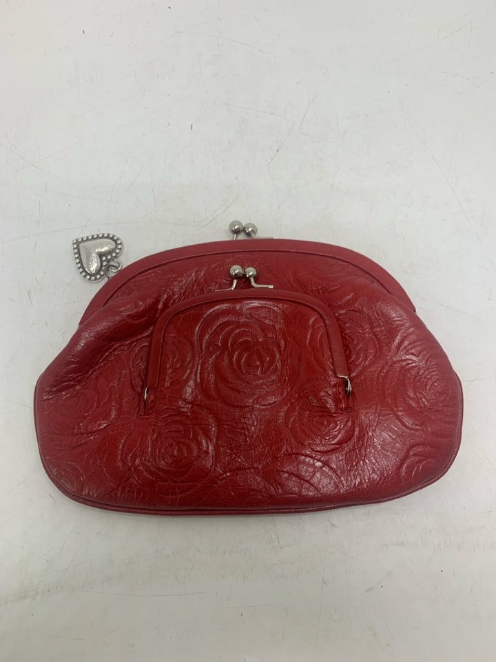 VTG Double Kiss Lock Clutch W/ Embossed Roses