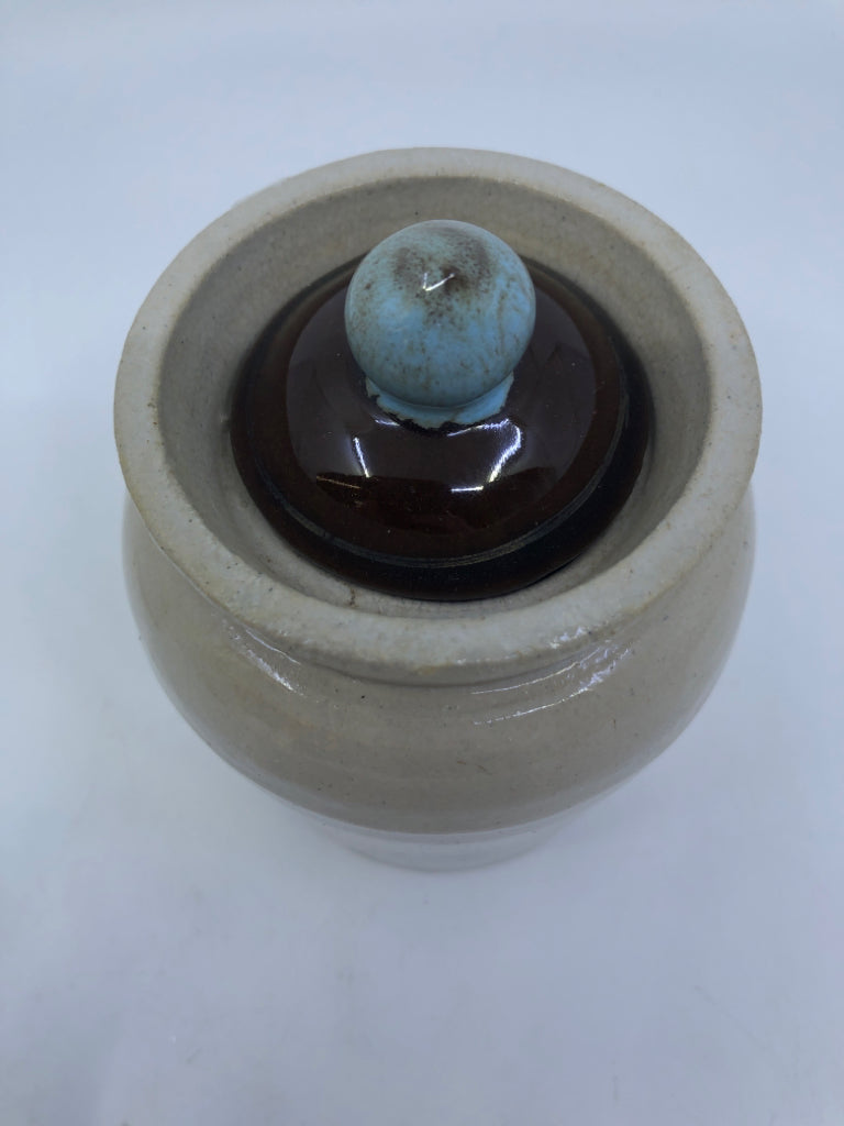VTG TAN CANISTER W BROWN LID.