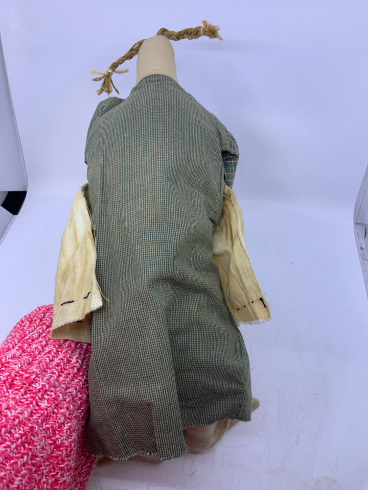 PLUSH WOMAN W/ GREEN DRESS GOLDING CROW SIGN.