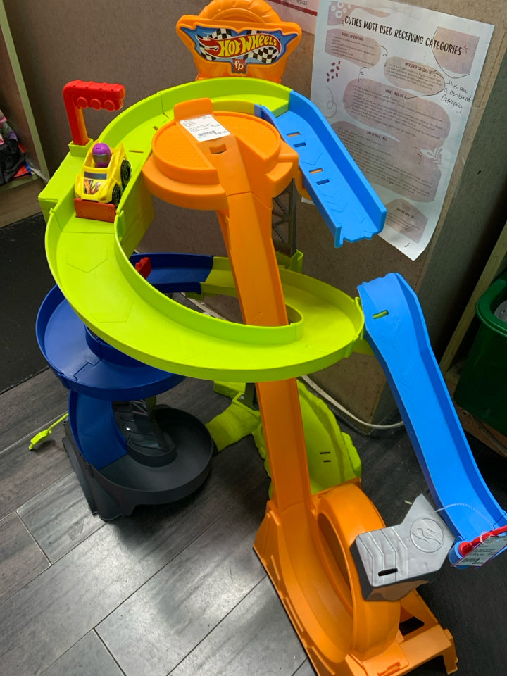 Little People Hot Wheels Spiral Stunt Speedway Toddler Race Track Play-set