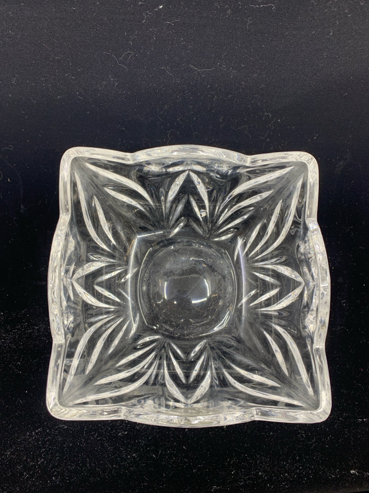 SHANNON CRYSTAL TULIP SHAPED EDGE BOWL.