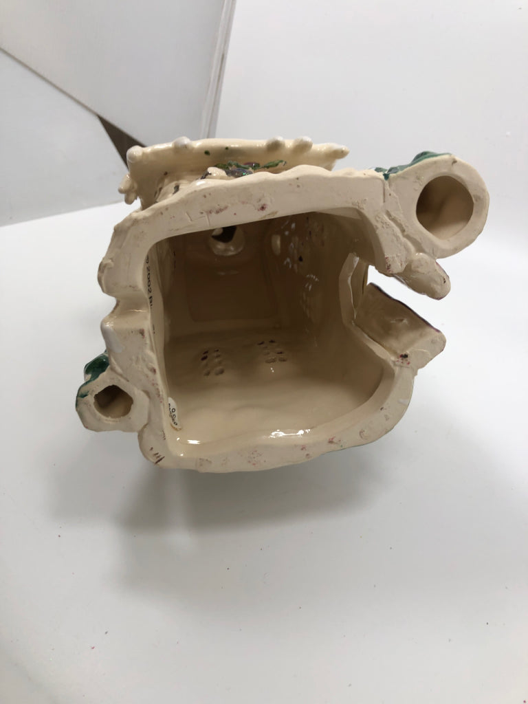 2PC TALL CERAMIC CHURCH CANDLE COVER W/TRIVET.