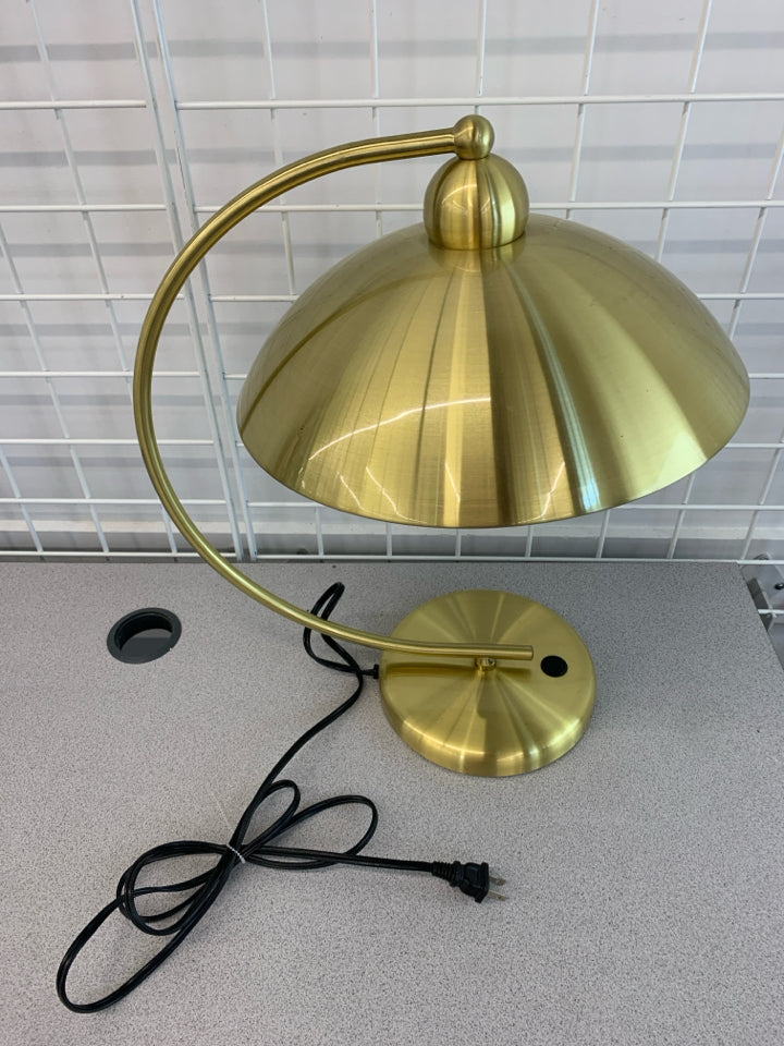 BRASS DOME STYLE DESK LAMP.
