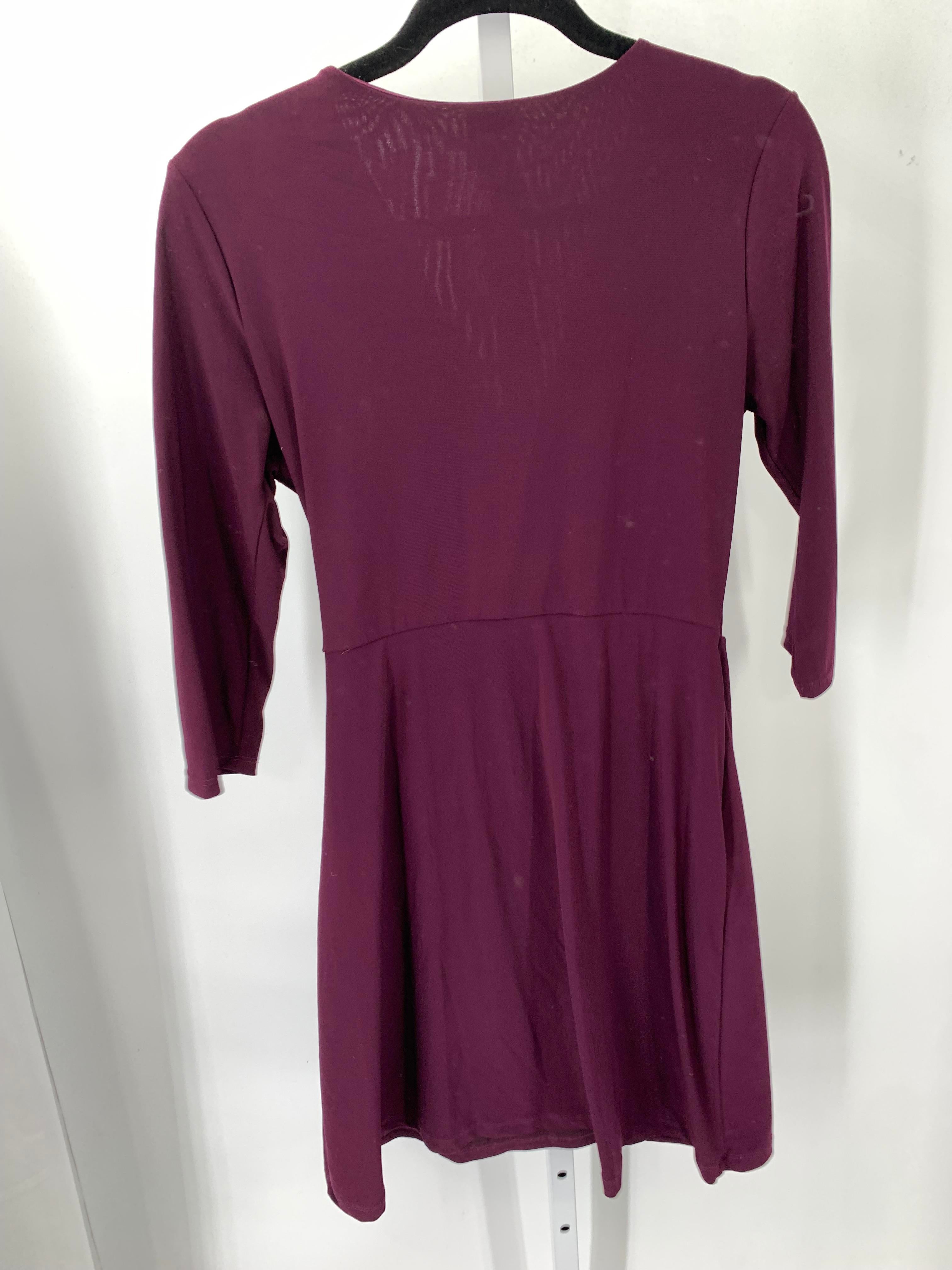 Size Large Misses 3/4 Sleeve Dress