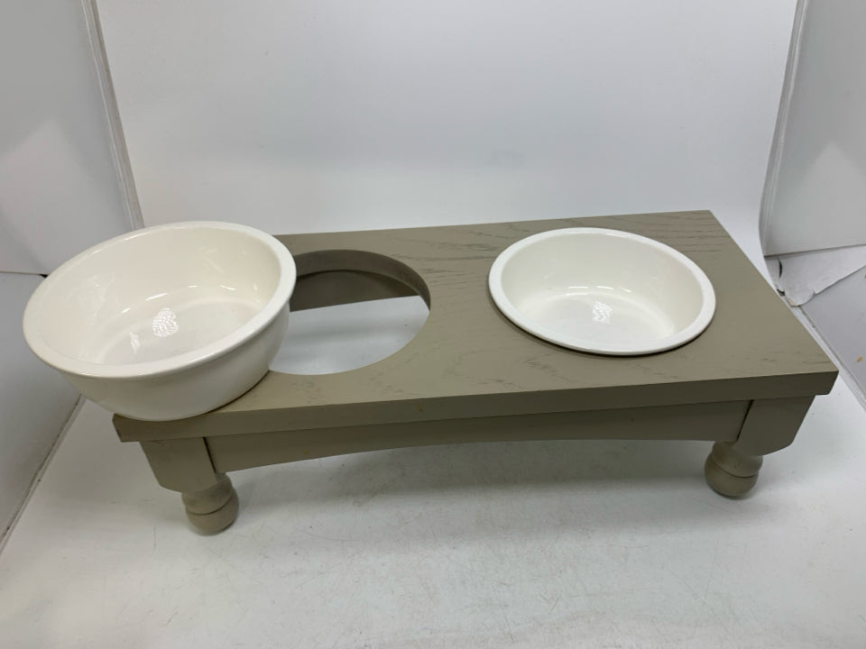 GREY WOOD BASE RAISED DOG BOWLS.