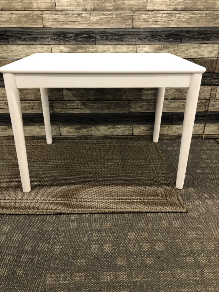 SMALL WHITE PAINTED TABLE.