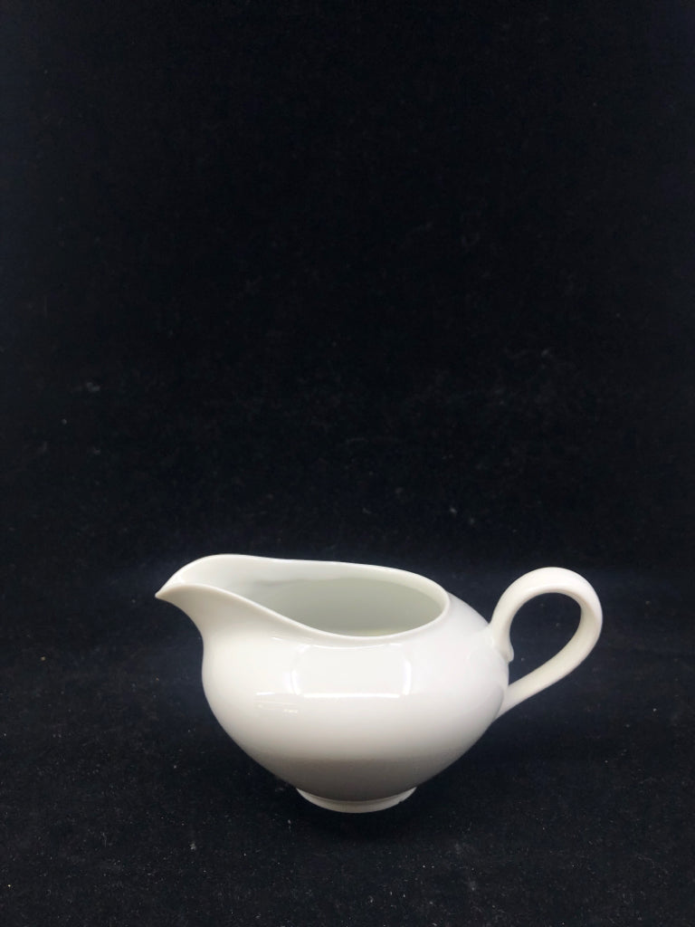 KPM- GERMAN WHITE WIDE CREAMER.