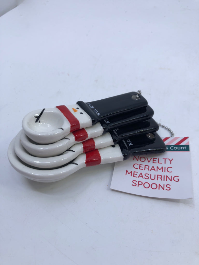 NWT SNOWMAN MEASURING SPOONS.