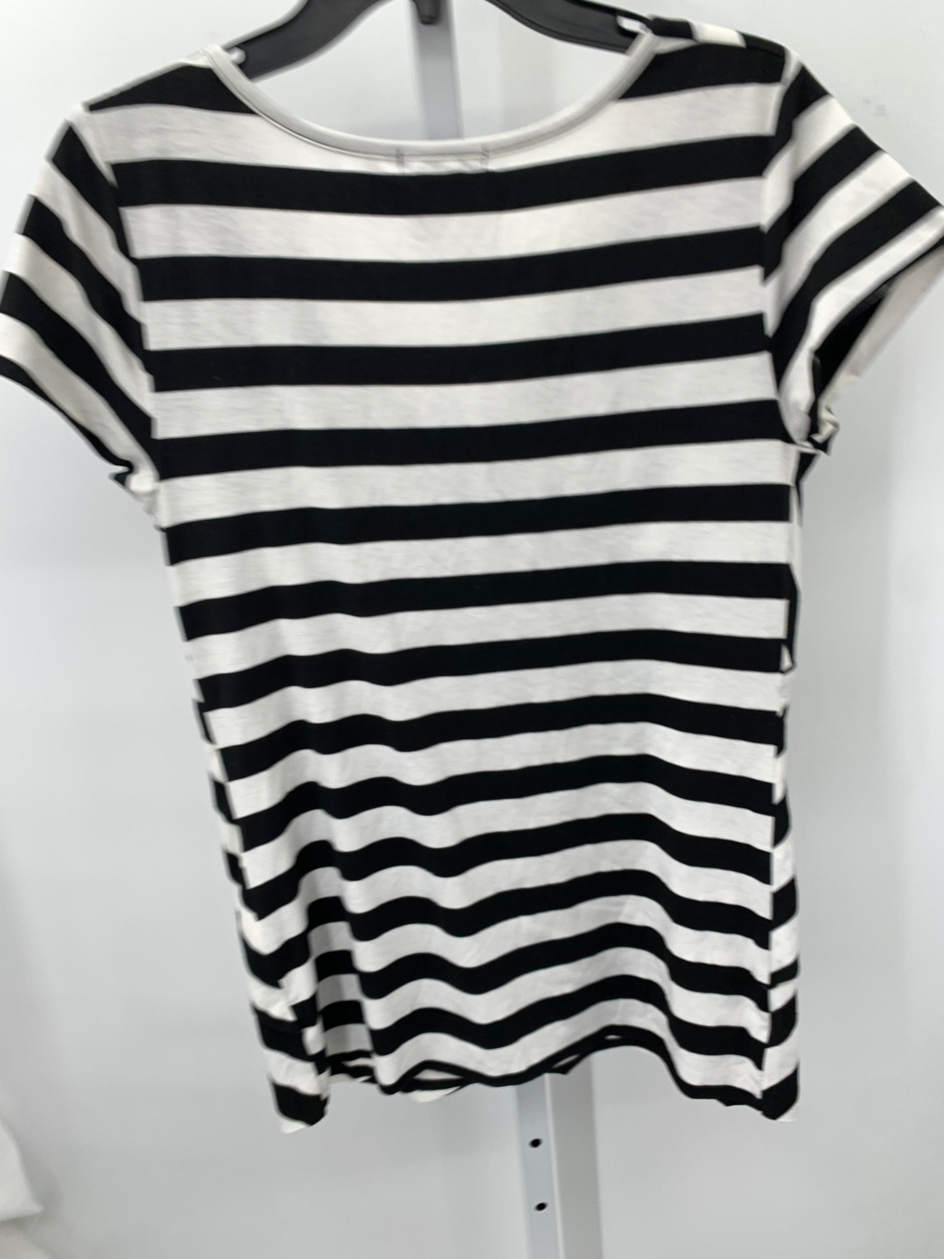 Linda Matthews Size Medium Misses Short Sleeve Shirt