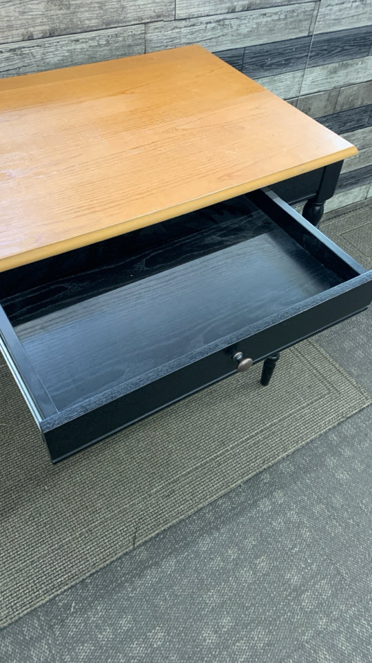 2-TONED BLACK & WOOD DESK W/DRAWER.