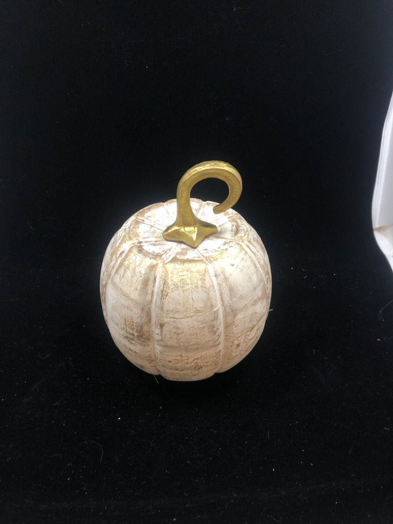 DISTRESSED WOODEN PUMPKIN W/GOLD STEM.