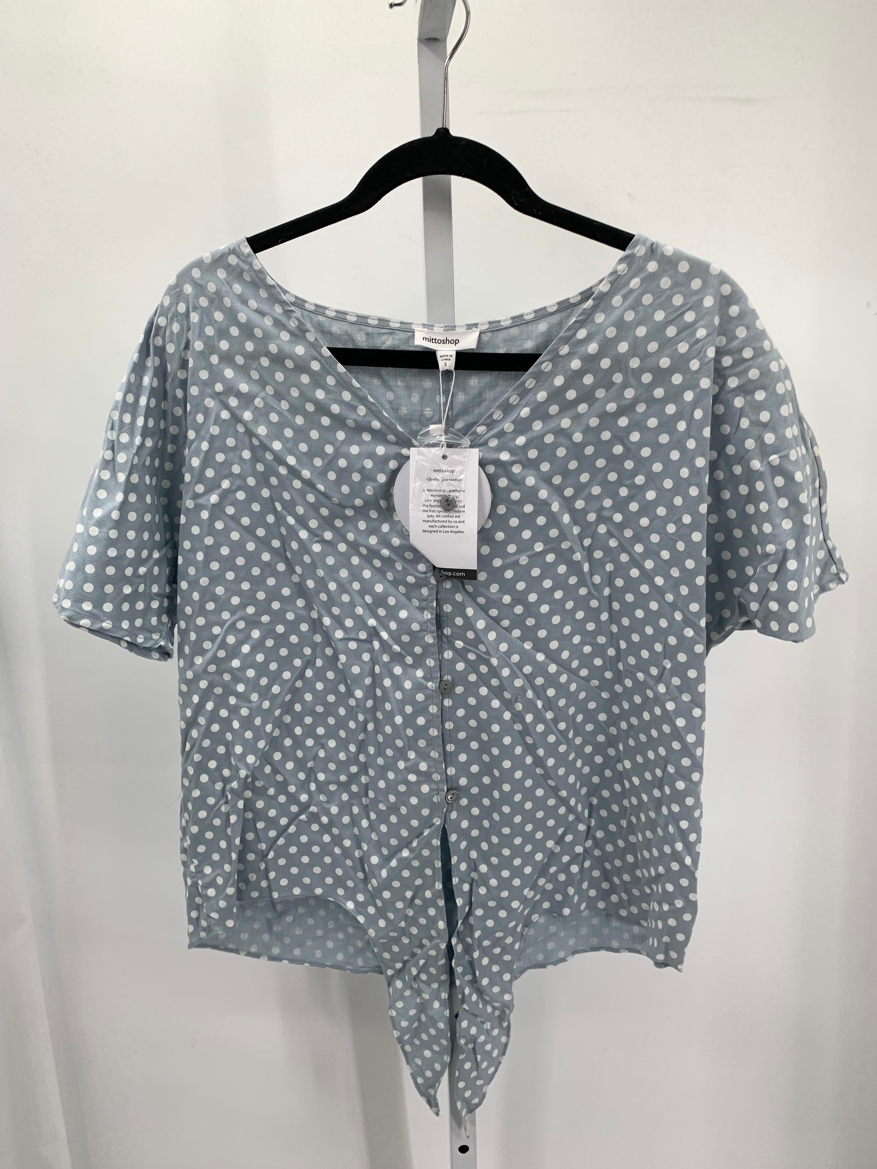 Size Small Misses Short Sleeve Shirt