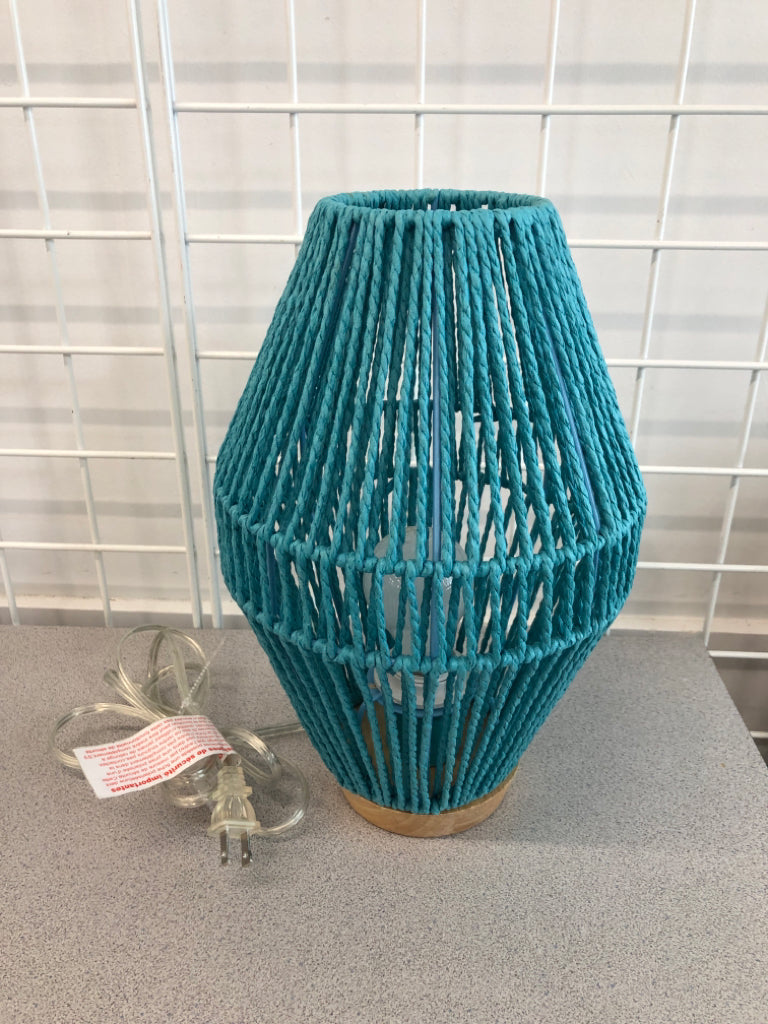 BLUE WOVEN LANTERN-STYLE LAMP.