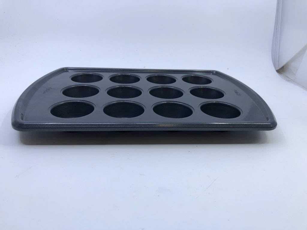 MINI CUPCAKE PAN WILTON.
