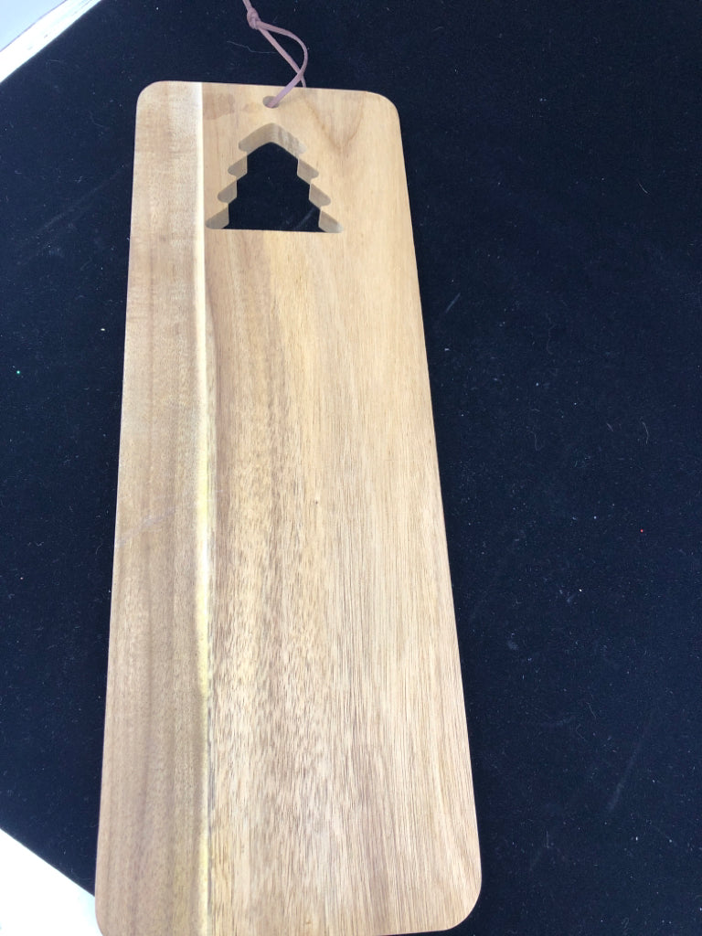 CHRISTMAS TREE CUTTING BOARD WALL HANGING.
