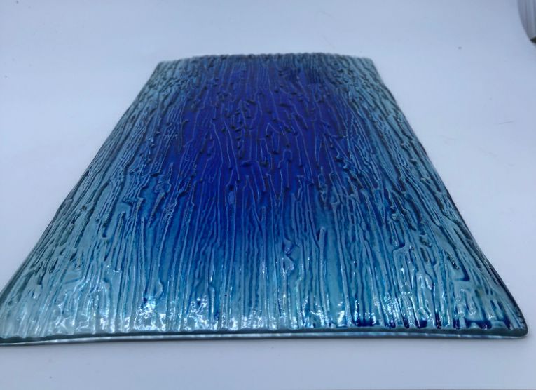 BLUE RIBBED GLASS RECTANGLE DISH.