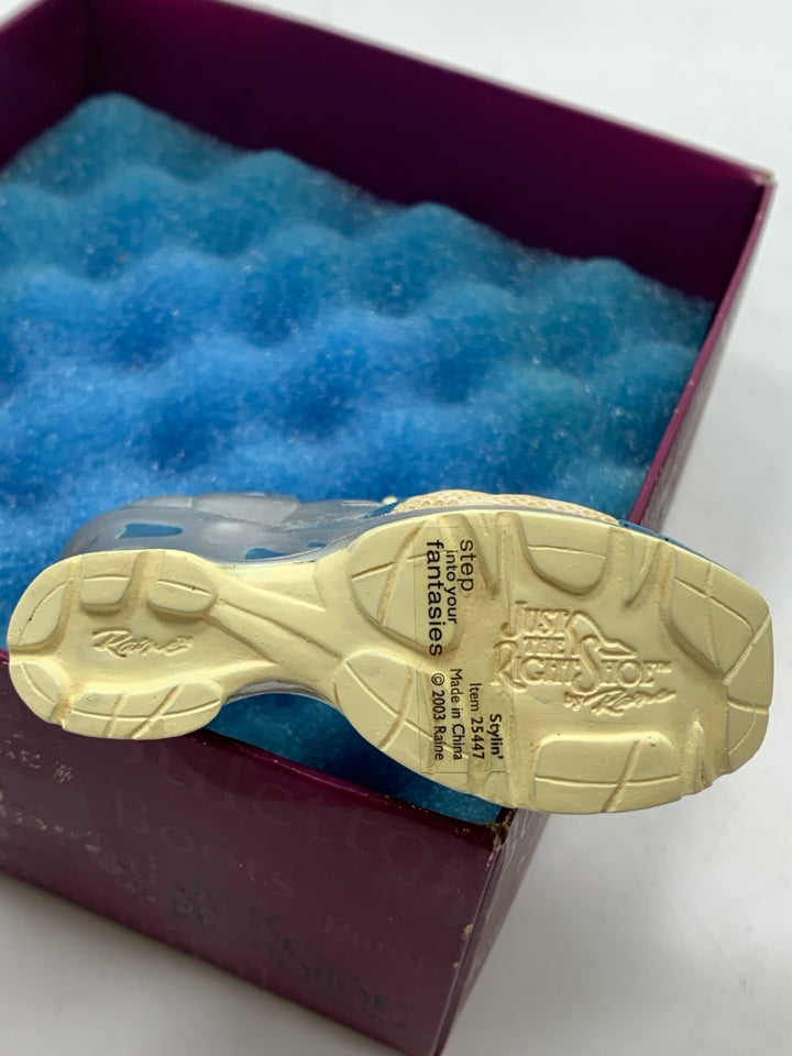 JUST THE RIGHT SHOE FIGURINE IN BOX.